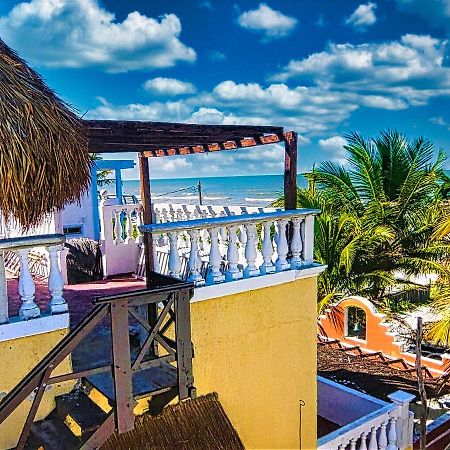 Beachfront Casa Maya Lodge Эль-Куйо Экстерьер фото